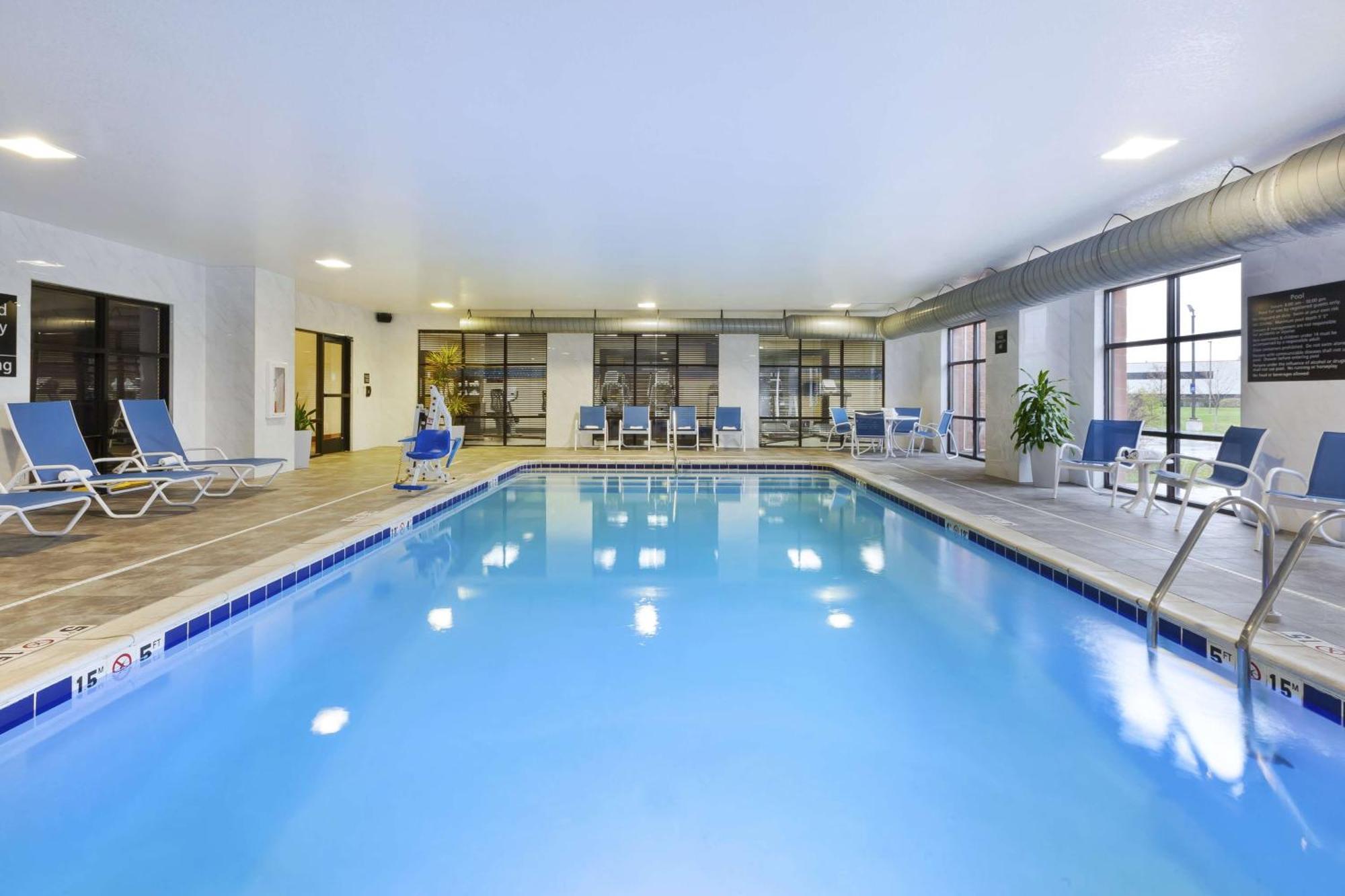 Hampton Inn Detroit/Саутгейт Екстер'єр фото