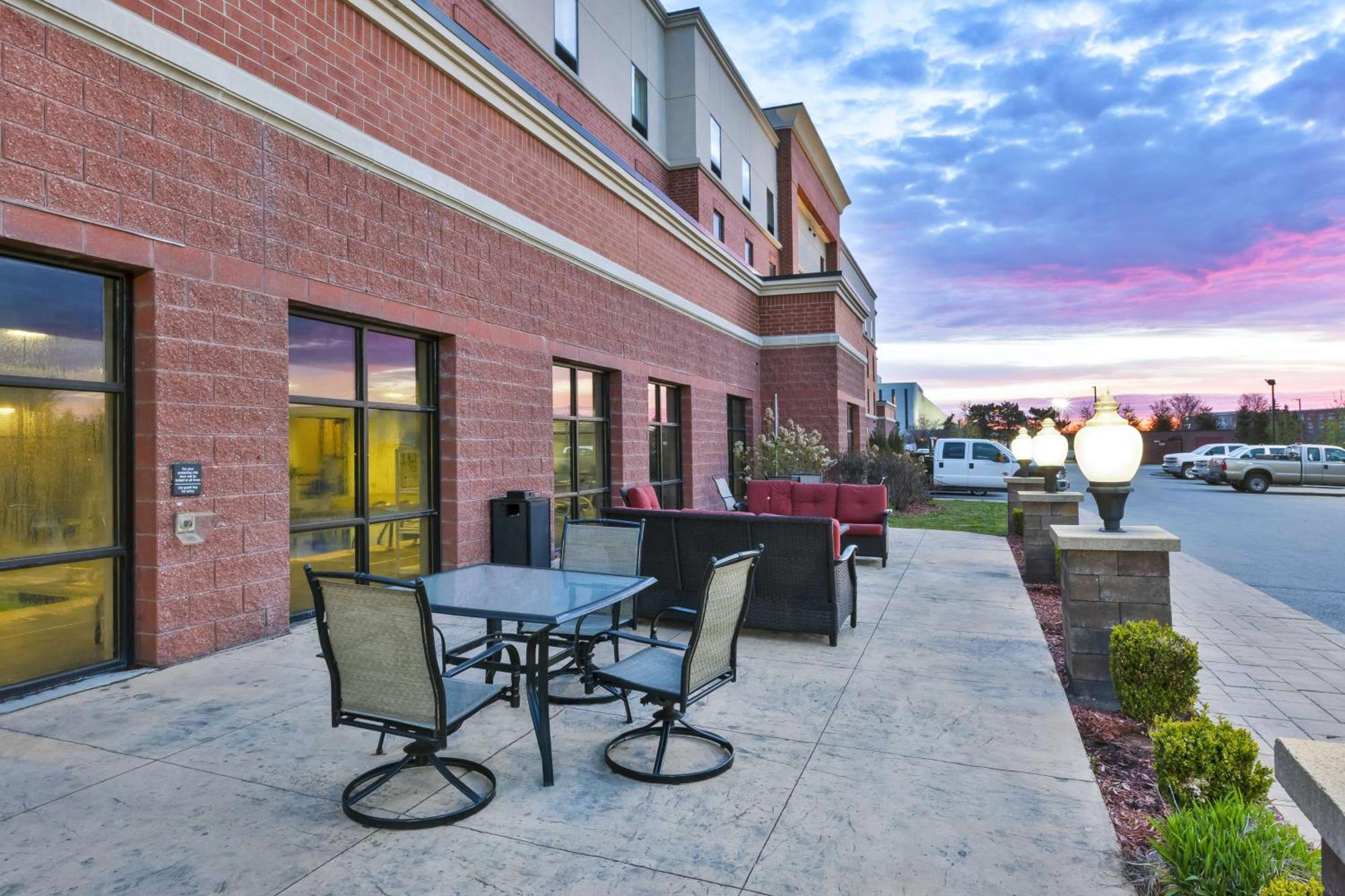 Hampton Inn Detroit/Саутгейт Екстер'єр фото